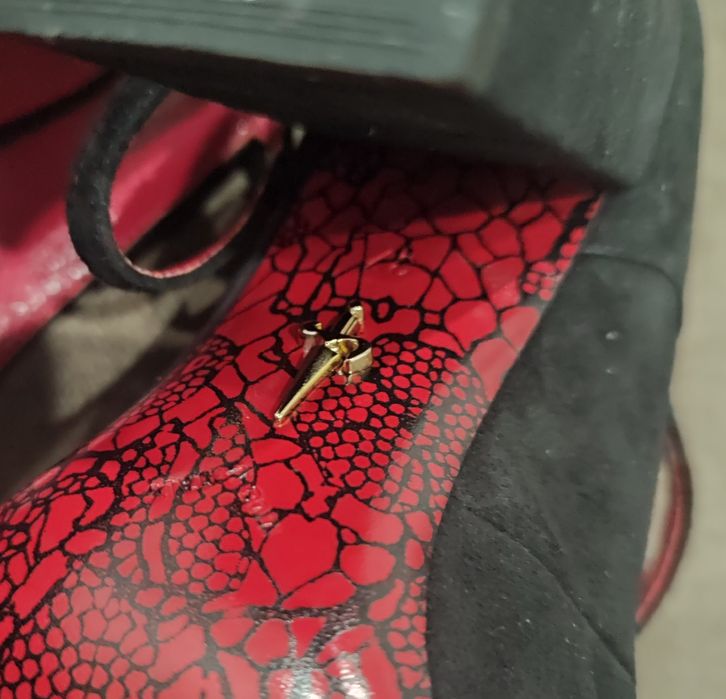 Жіночі туфлі Cesare Paciotti, Італія