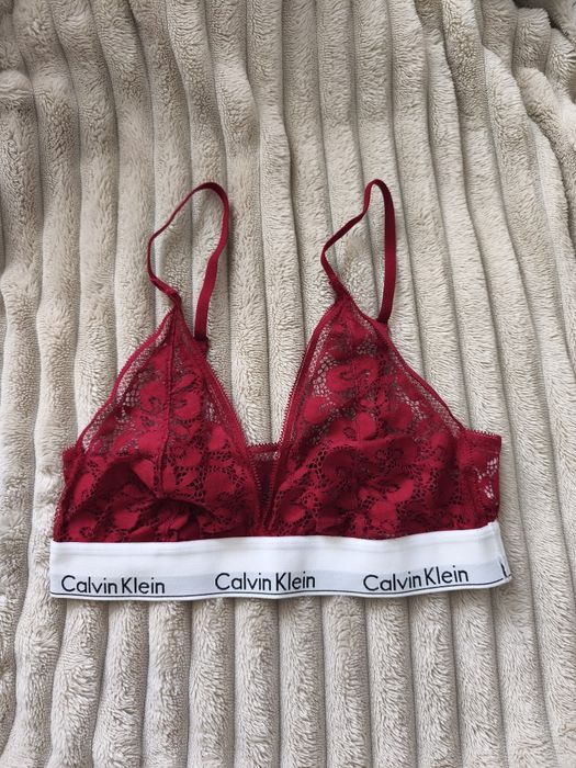 Czerwony biustonosz koronkowy Calvin Klein