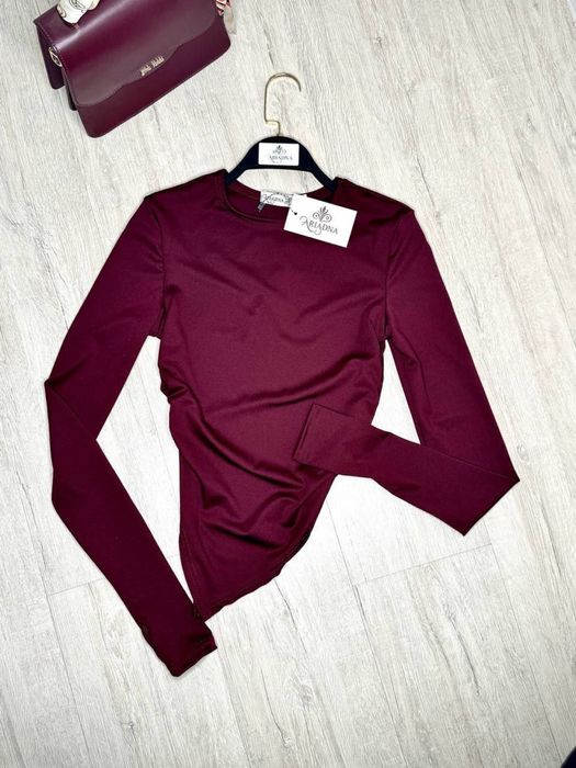 За зниженою ціною лише три дні асиметричний лонгслів