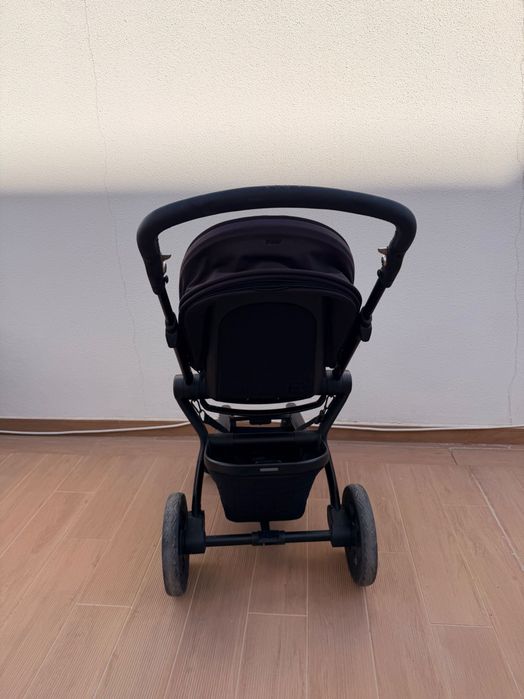 Carrinho de Bebé Joolz Hub+
