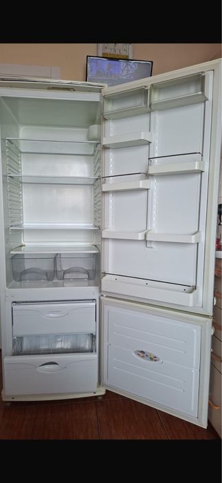 Холодильник Атлант в хорошому стані