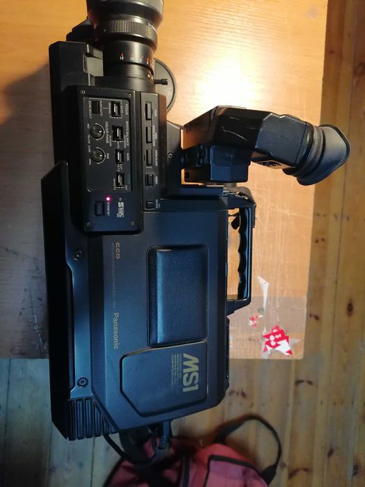 Kamera S-VHS Panasonic NV-MS1