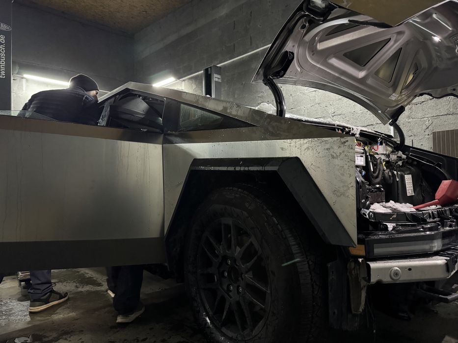Tesla Service Ремонт Діагностика