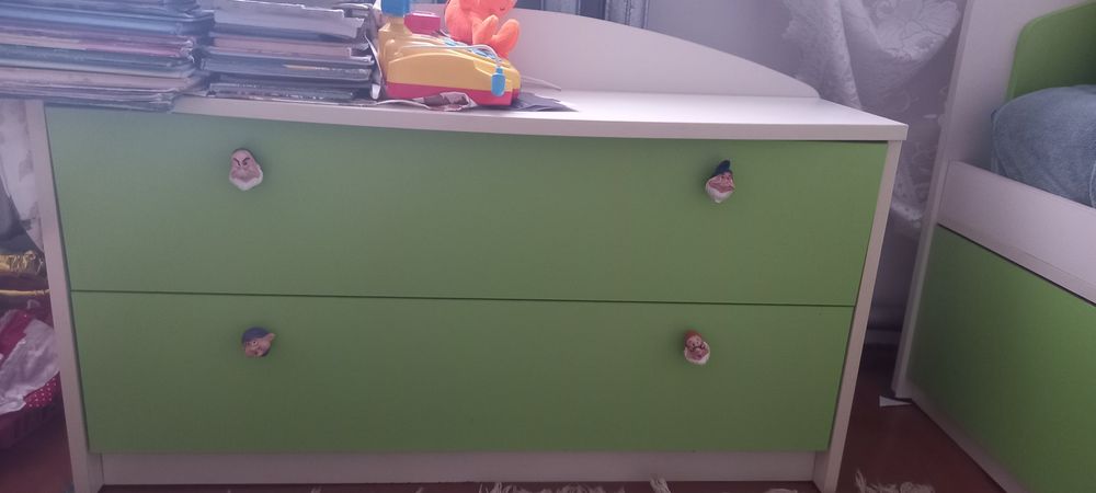 Дитячі меблі(комплект)