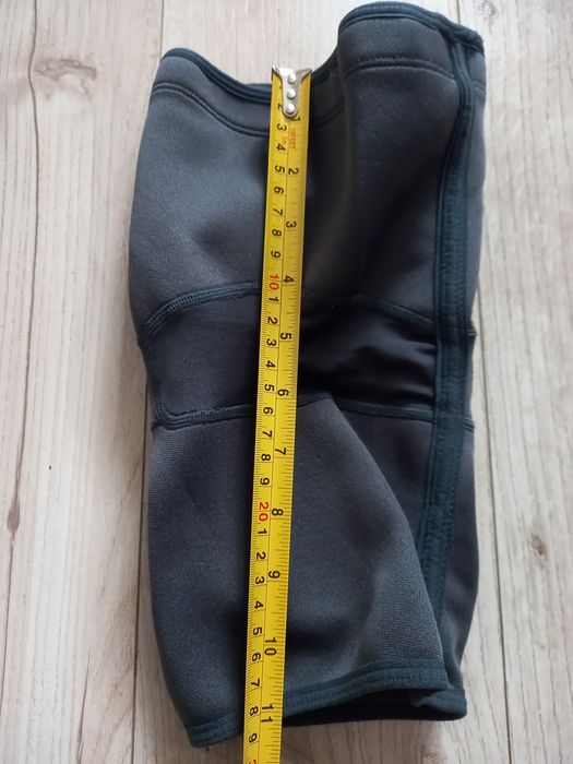 Продам вело-мото наколенники Fox