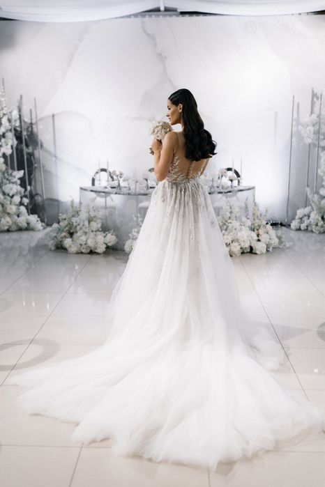 Весільна сукня бренду Adamaris