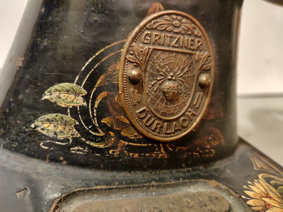 Stara zabytkowa maszyna do szycia Gritzner "V" 1915 r.
