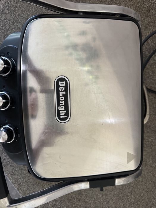 Контактний гриль DeLonghi CGH900