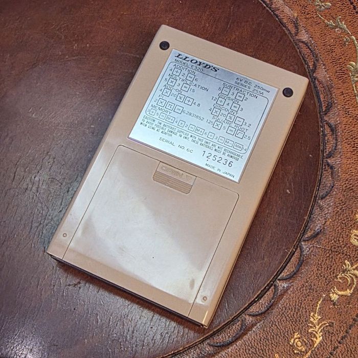 Kalkulator Lloyd’s Accumatic 320  retro z Japonii