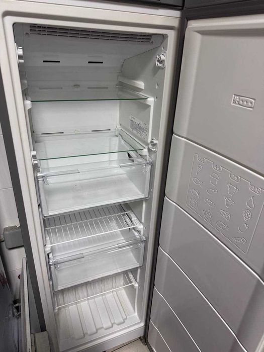 Морозильная камера INDESIT DFZ 5175 S