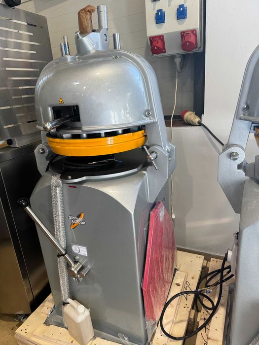 Dzielarko-zaokrąglarka półautomatyczna Sinmag