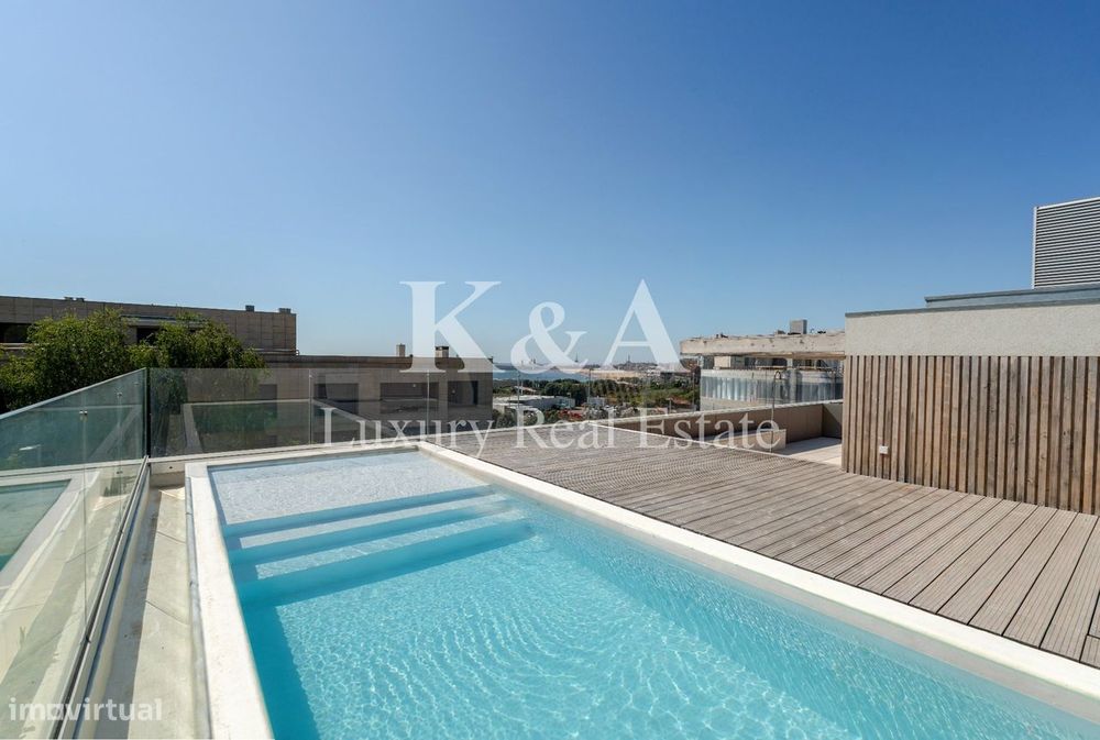 Penthouse T4+1 na Foz com piscina e Vista Mar