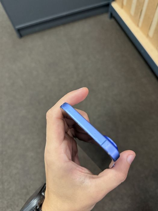 iPhone 16 128 GB e- sim