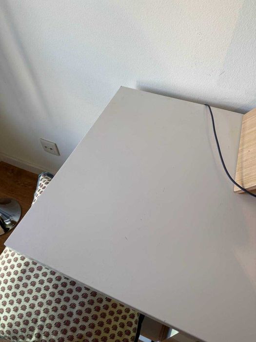 Secretária branca IKEA com gaveta (Working desk)