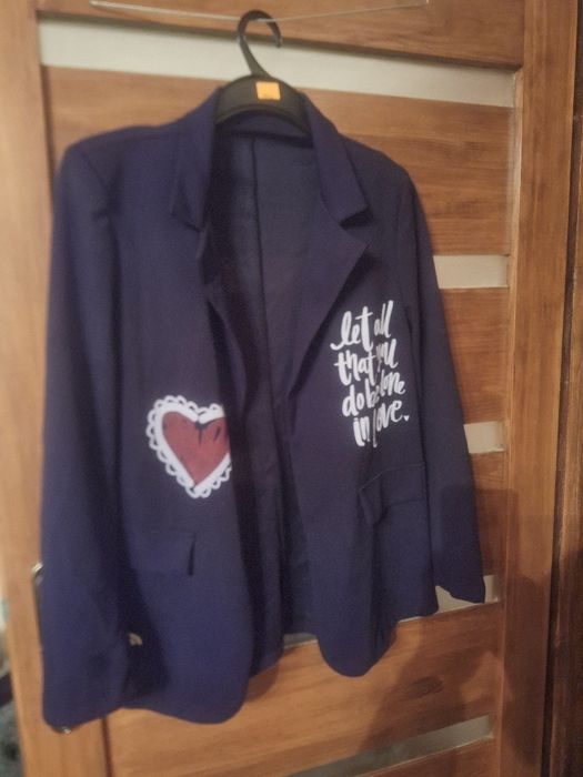 Płaszczyk damaki rozm.M czarny,stan bardzo dobry.