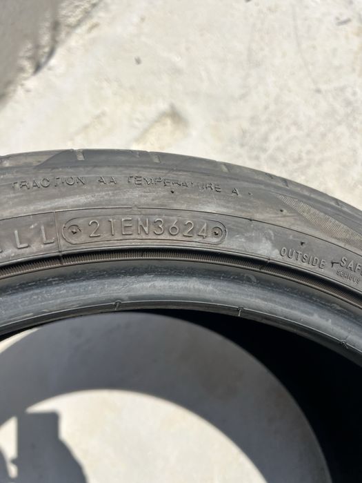235/40/18 Toyo Tires 2 pneus