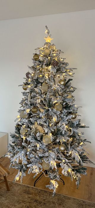 Árvore de Natal com luzes LED