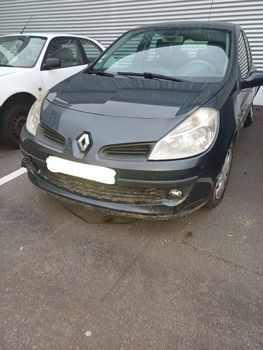 Renault Clio III para peças