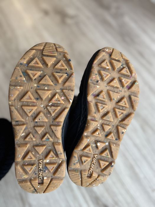 Зимові черевики Viking    30 р