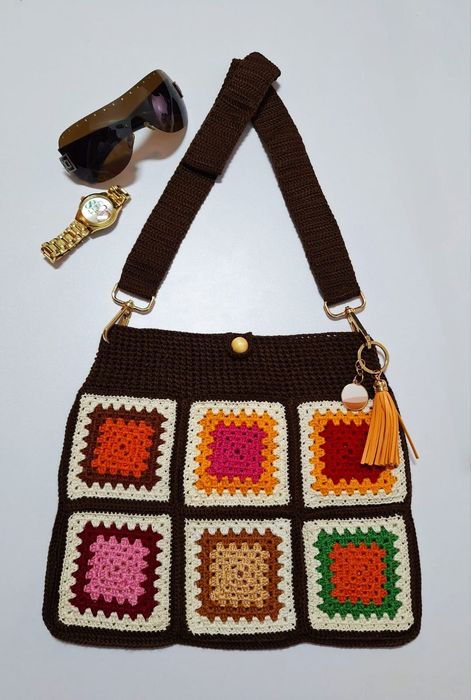 Malas em tricot feitas á mão