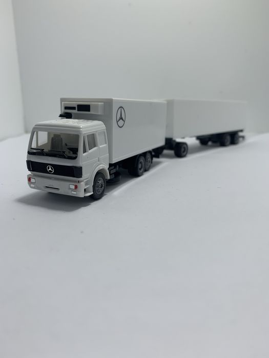 Mercedes da Herpa escala 1/87
