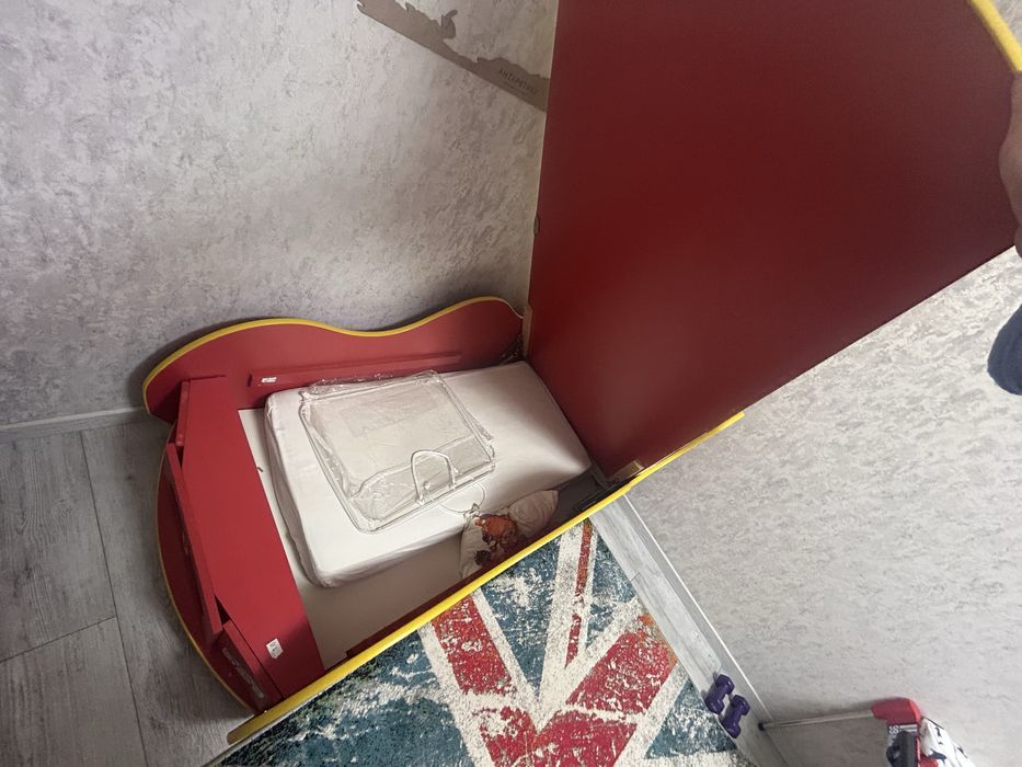 Кровать машина дитяча з матрацом , односпальна