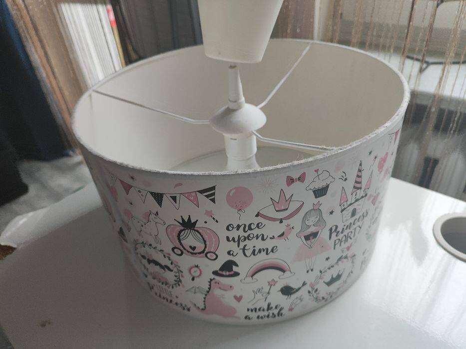 Lampa wisząca w księżniczki stan jak nowa