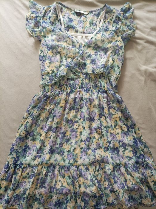 Sukienka Stradivarius S