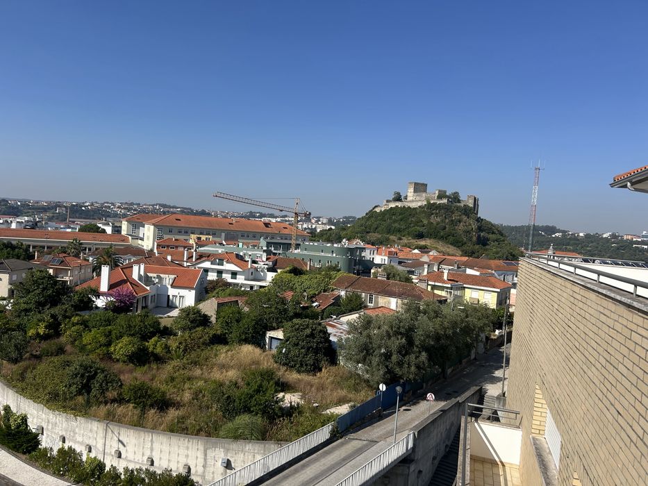Arrenda-se quarto(s) no centro de Leiria com ar condicionado