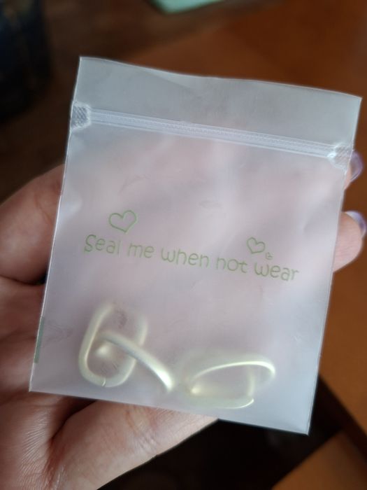 Brincos dourados novos – nunca usados