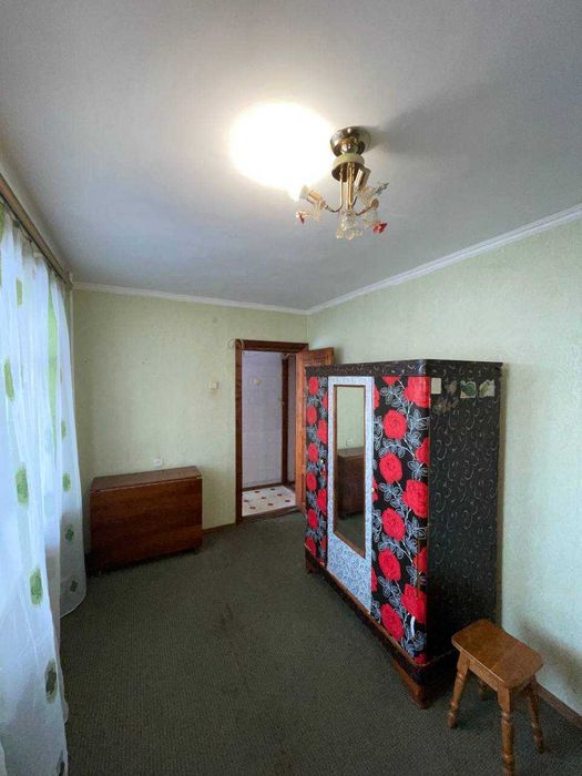 Здається 2 кімнатна р - н Центр р-н 14 школи