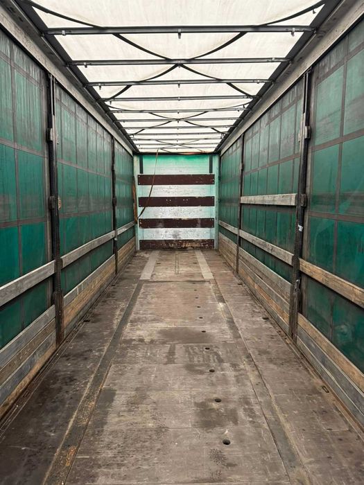 Напівпричіп Когель Kogel 2013року мега з мульдою рівна підлога 33палет