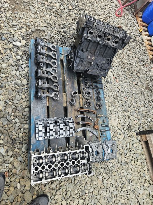 Розбирається Мотор БМВ Е39 Е46 М47 дорестайл 2.0 Дизель BMW E39 E46