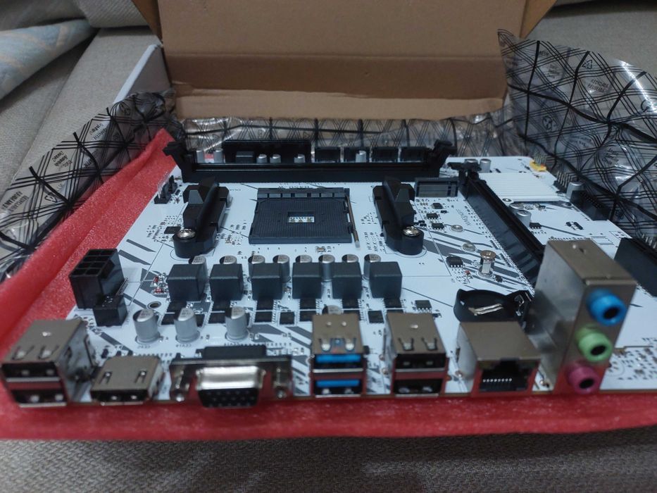 NOVA - Motherboard AMD B450 - AM4 -DDR4-White/Branca (Para Ryzen 5000)64738357132163122