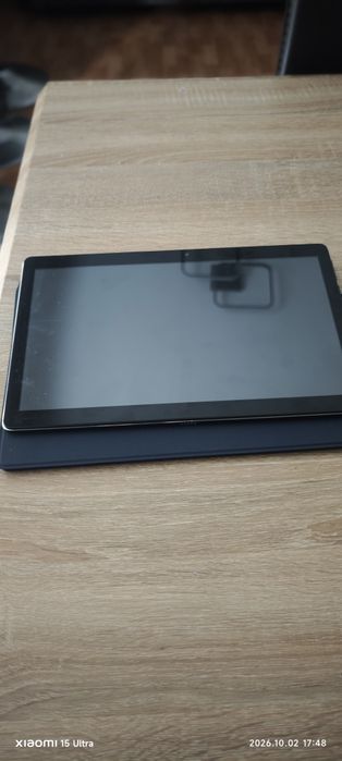 Vendo tablet com teclado da Media teck,  com 128g de armazenamento