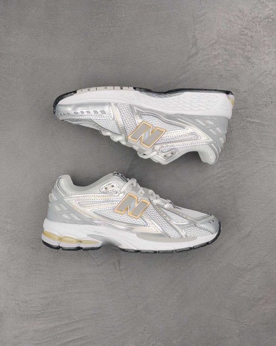 New Balance 1906R WHITE WITH RAIN CLOUD & Silver Metallic 1906RI