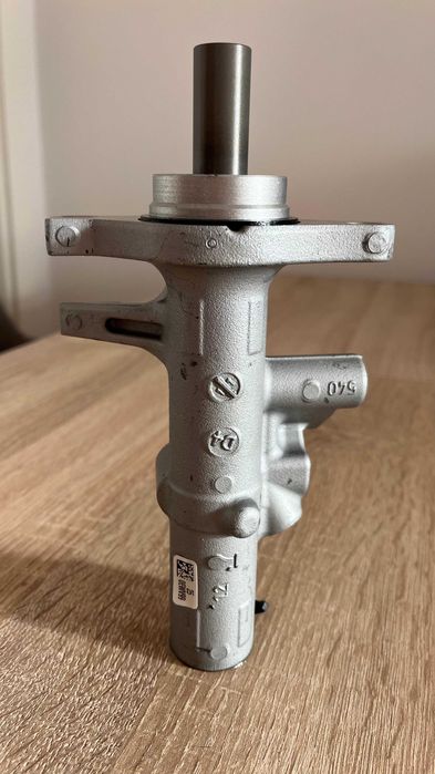 Bomba principal de travões NOVA - Mercedes