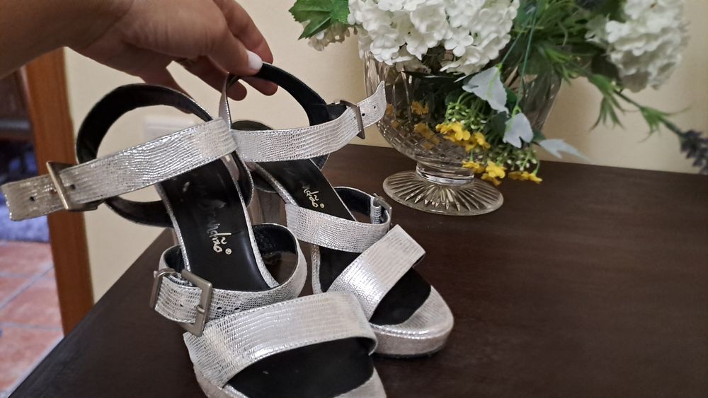 Sandalia prateada 38