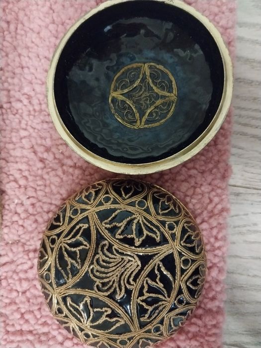 Бронзовая шкатулка