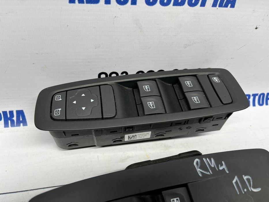 Кнопки склопідйомніків Renault Megane 4