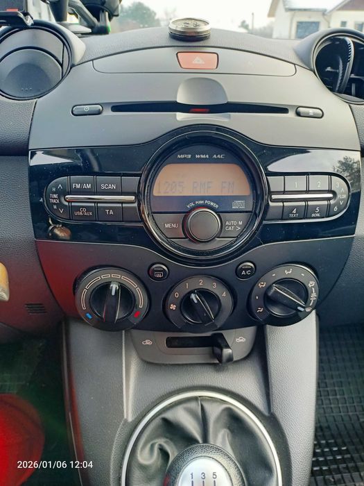 Mazda 2; 1,3 cm3; 2014