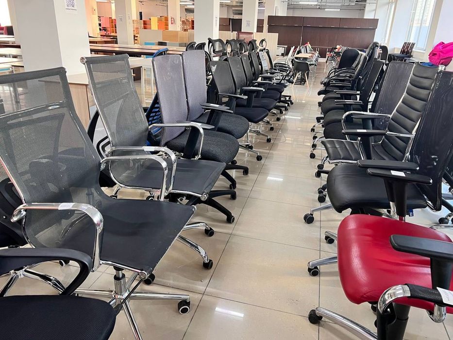 РАСПРОДАЖА офиса дешево прикроватная  тумби тумбы комоды комоди полки