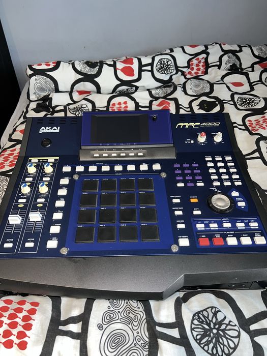 [Akai MPC 4000 + Case + Zasilacz!]