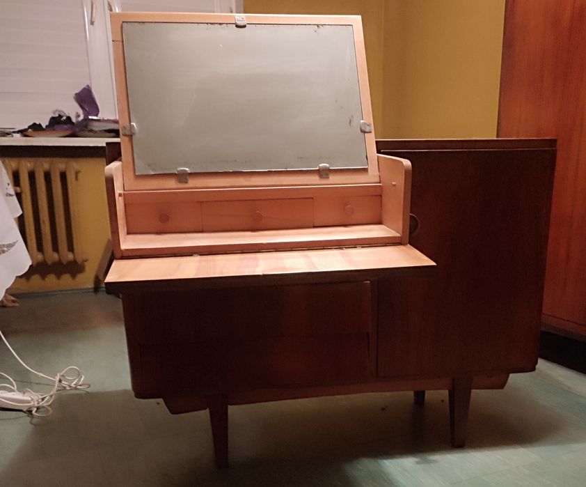 Toaletka komoda szafka lata 60 PRL lustro szuflady