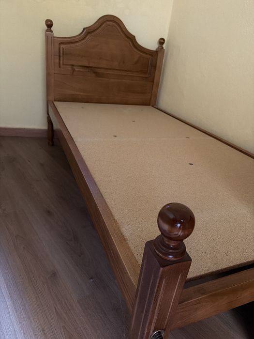 Cama solteiro Madeira