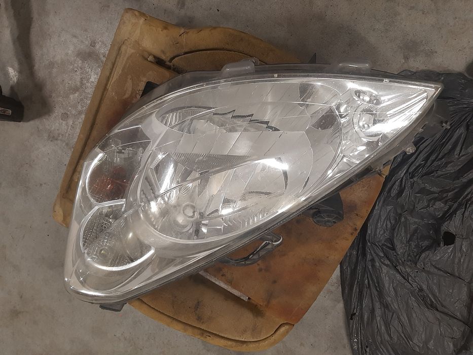 Lampy peugeot partner 2 b9 przod lampa przednie
