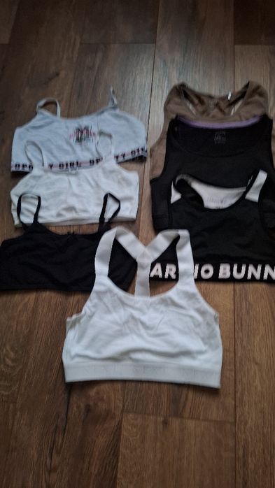 Biustonosz dziewczęcy