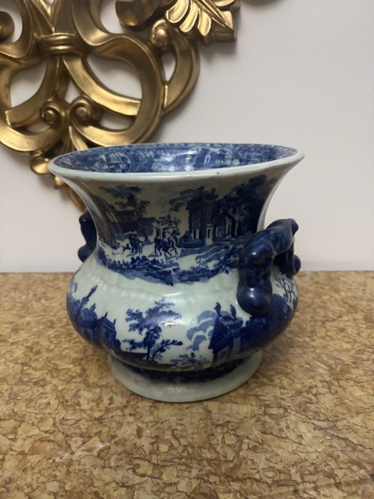 Vaso de loiça com duas asas