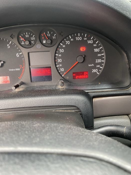 Audi A4 Sedan 1.6 benzyna