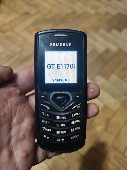 Samsung GT- E1170i кнопочний